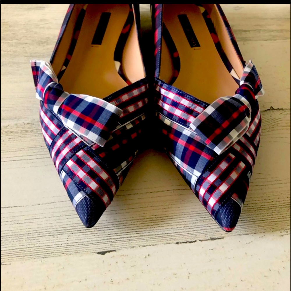 Stuart Weitzman point toe flats